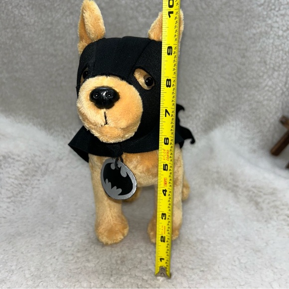 Batman dog 2010 Six Flags plush 10" x 15" dog in bat mask & cape - Picture 11 of 11